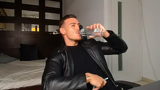 ElijahThorne — SEXY JERKING HARD