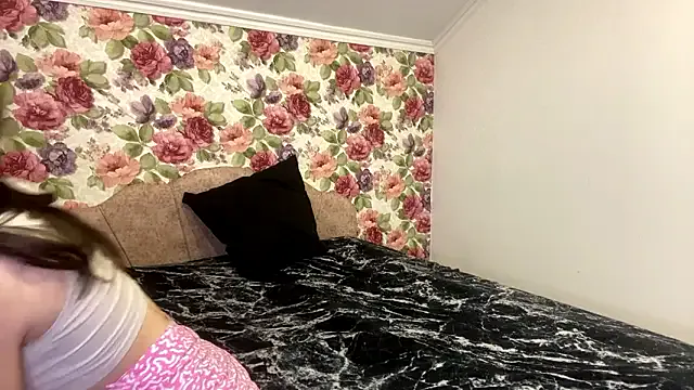 ElizabethKolm — Spank my little butt x5