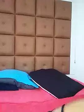 ELLA_KELLY on StripChat 