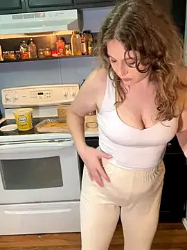 EllieMelts on StripChat 