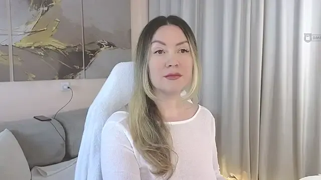 ElyaSoftTemptation on StripChat