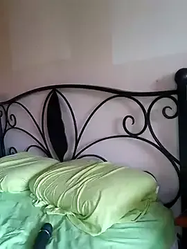 emiliemilf on StripChat