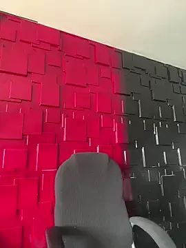 Emily_Teen_LS — 1 finger in my pussy x 2 min