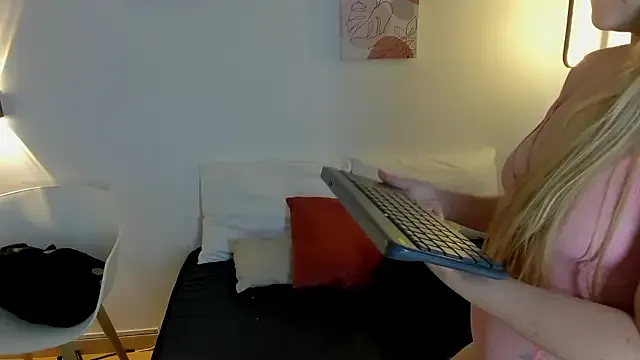 EmilySumer on StripChat