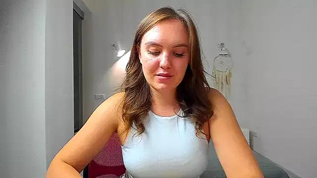 EmmaNorman on StripChat 