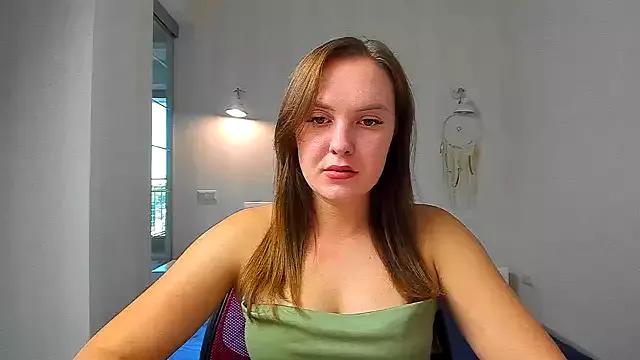 EmmaNorman on StripChat 