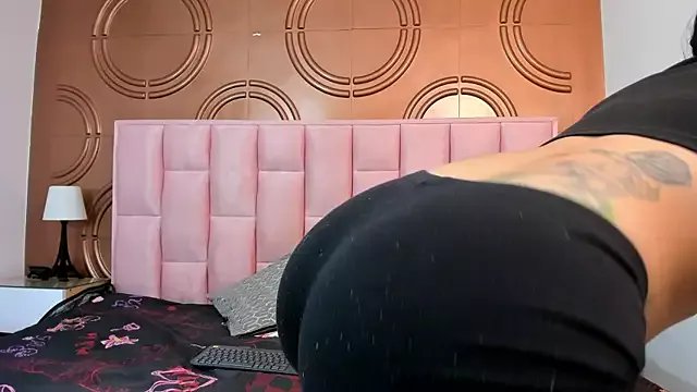 emmily_keller19 on StripChat 