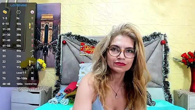 Esmeralda_oikos on StripChat 