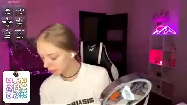 EvaPeace — Should i take off my top?