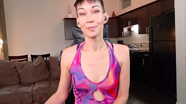 EveEnigma on StripChat 