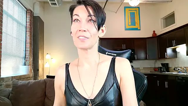 EveEnigma on StripChat 