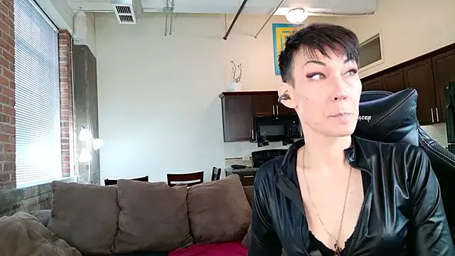 EveEnigma on StripChat 