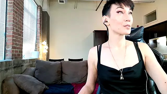 EveEnigma on StripChat 