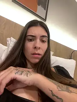 fer-nanda on StripChat