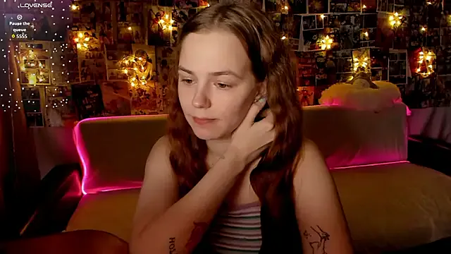 Fox_Lisa — Split without panties