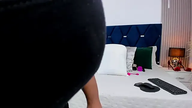 gabytyara2 — BOUNCE TITIS ON FIRE