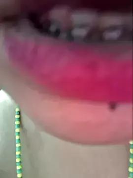 Freechat gatadeojosclaros on StripChat