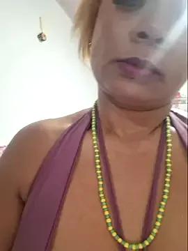 Freechat gatadeojosclaros on StripChat