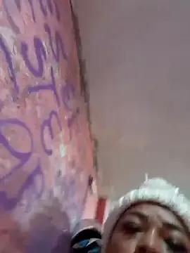 Freechat gatadeojosclaros on StripChat