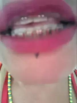 Freechat gatadeojosclaros on StripChat