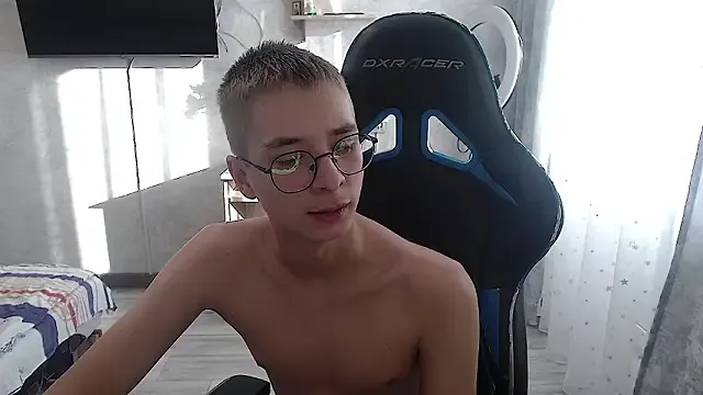 glasses_cat — Cum show