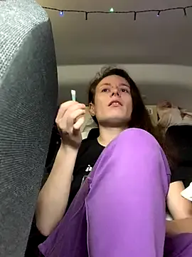 GoldenPussy1329 on StripChat