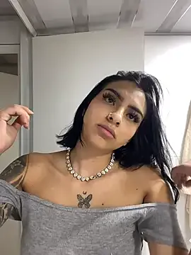 Hilary_pinkk — Zoom nipples + saliva