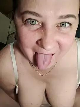 Holly-69 on StripChat 