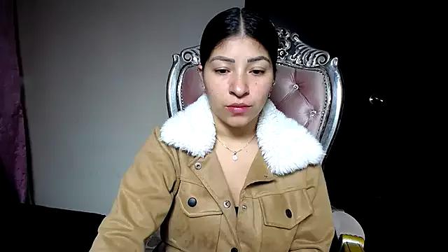 holly20a on StripChat 