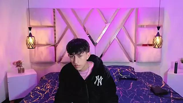 hoot_boyss on StripChat