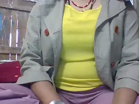hot-riyaaa — Show pusssy with oil mass