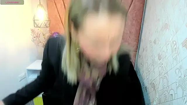 Watch 23 years old Issa_Milf__ from StripChat Issa_Milf__ from StripChat