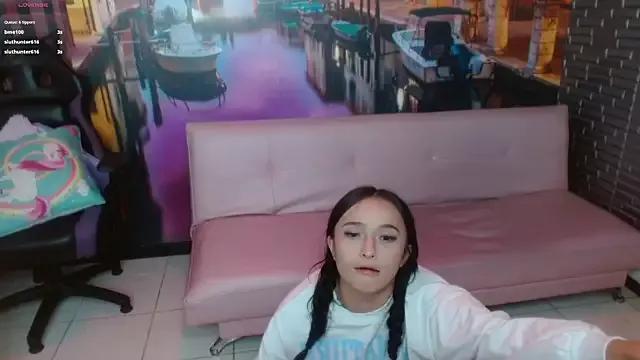 issagarcia on StripChat 