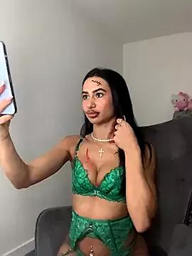 Watch StripChat's Itsyourgirltee itsyourgirltee from StripChat