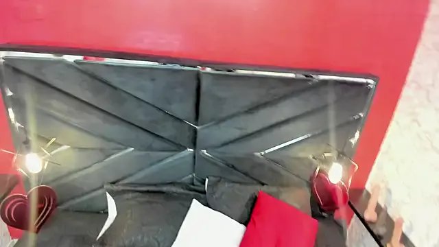 IVISBOUNCYASS on StripChat 