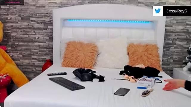 JessyRey on StripChat 