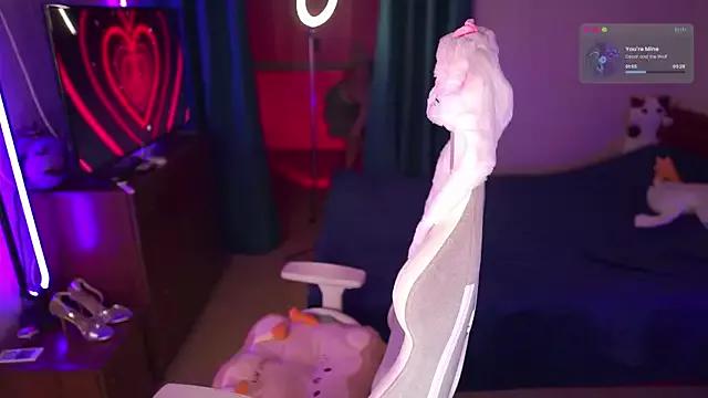 Kamila_icee from StripChat