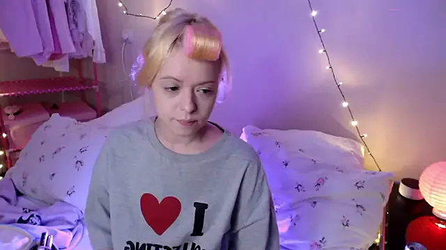 KatieMelone — * DOGGY NO PANTIES *