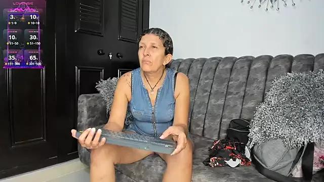 Hot Keyla_Milf wants you to fuck her body now Keyla_Milf from StripChat