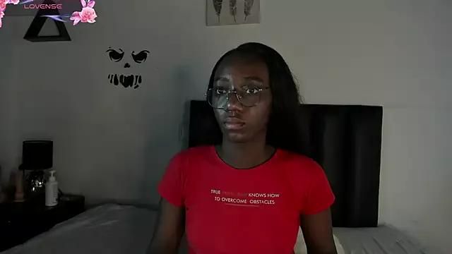 Khenta_Michells from StripChat