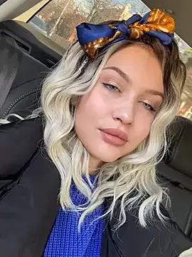 KikiWatson on StripChat 
