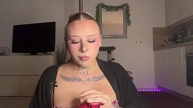 Kimberly-sweety — fingers in my ass