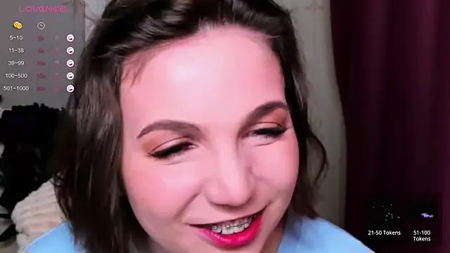 KindHazelHere_ on StripChat 