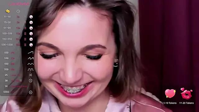 KindHazelHere_ on StripChat 