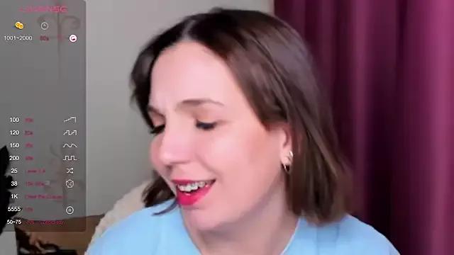 KindHazelHere_ on StripChat 