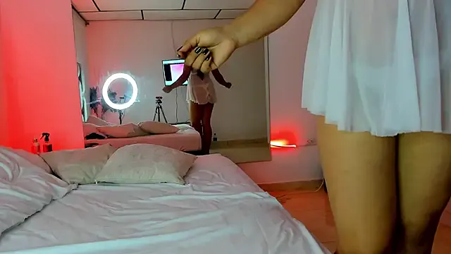 Kristal_Doll_ — Fingers in pussy