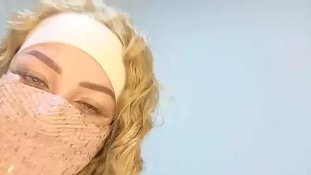 Lady-Rozalia from StripChat