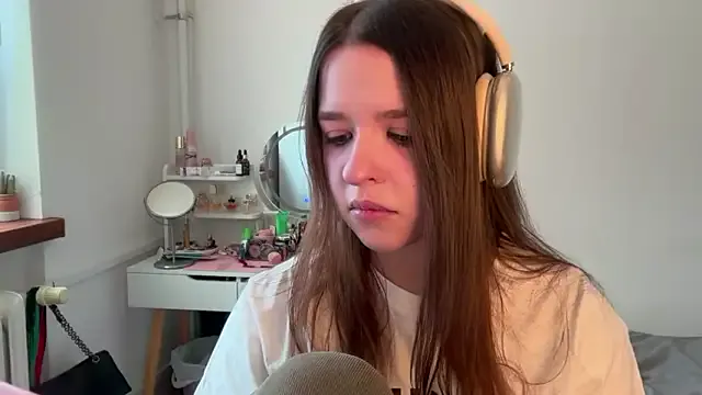 LakishaQuattlebaum — Close-up of licking lips + quiet 