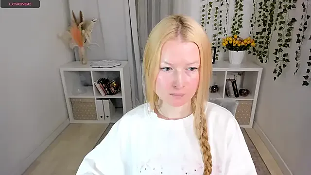 Laly_Peach