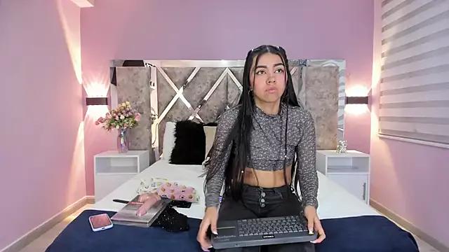 Freechat Larabrooks on StripChat